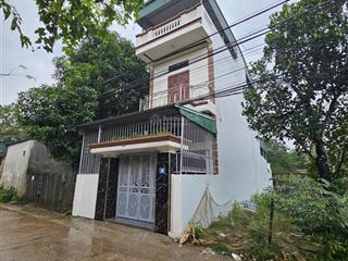 Chính chủ bán nhà 3 tầng cách đường 420 chỉ 50m, chỉ 5p di chuyển đến fpt, đhqg hòa lạc