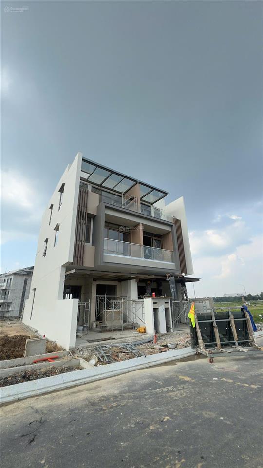 Nhà phố 3 tầng one era mặt tiền ql13  chỉ từ ~1 tỷ nhận nhà, ls 0% 24 tháng, ck đến 14%