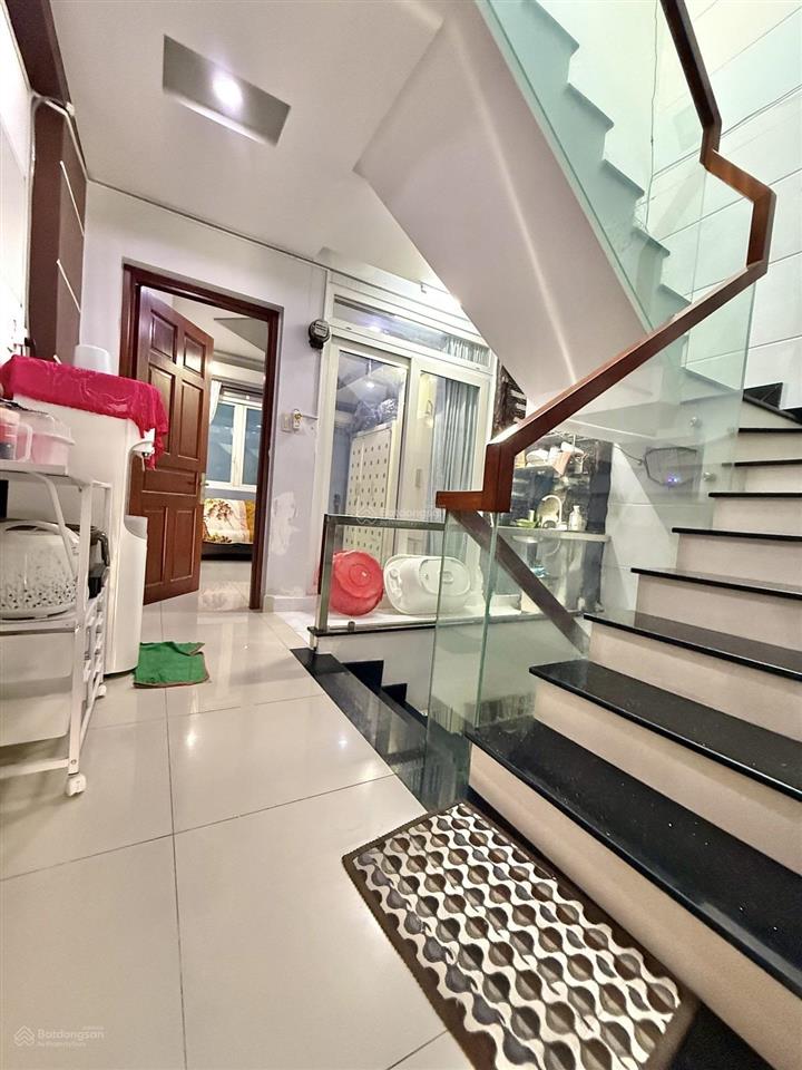 Nhà ngộp 5 tầng có thang máy, hxh sát mt tây thạnh, có hầm để ô tô, dt 80m2 (4x20m) 6pn. chỉ 10 tỷ