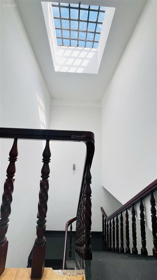 Cho thuê nhà 4 tầng (5x20m) tổng dtsd 400m2 làm văn phòng công ty, mtnb đường s1. chỉ 28tr tl