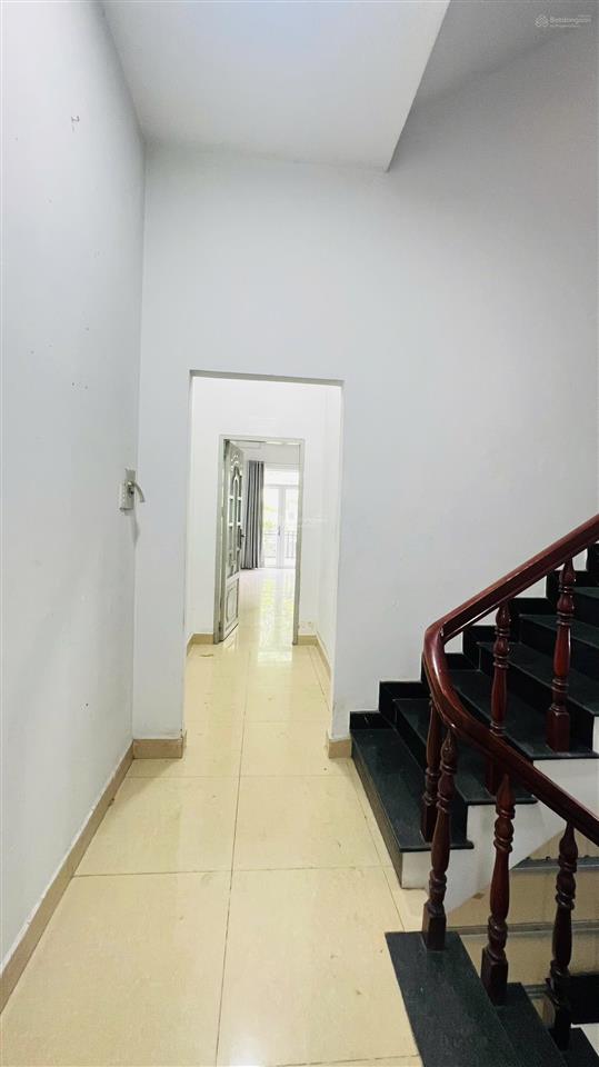 Cho thuê nhà 100m2 (5x20m) 4 tầng dtsd 400m2 làm văn phòng công ty, mtnb đường s1. chỉ 28tr tl