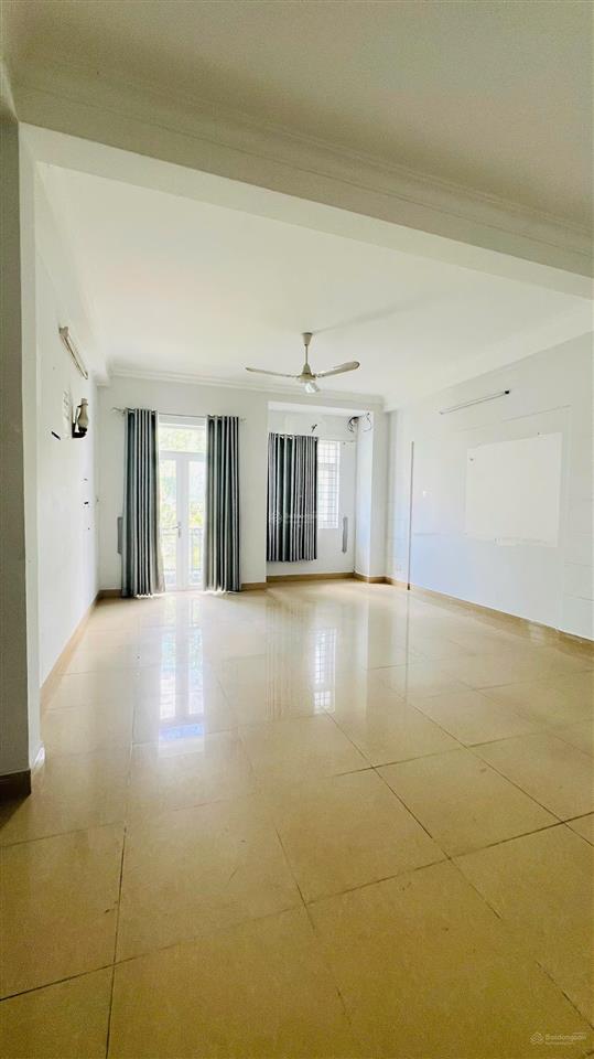Cho thuê nhà 100m2 (5x20m) 4 tầng dtsd 400m2 làm văn phòng công ty, mtnb đường s1. chỉ 28tr tl