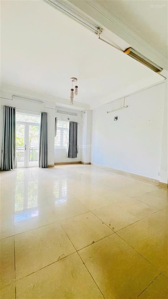 Cho thuê nhà 100m2 (5x20m) 4 tầng dtsd 400m2 làm văn phòng công ty, mtnb đường s1. chỉ 28tr tl