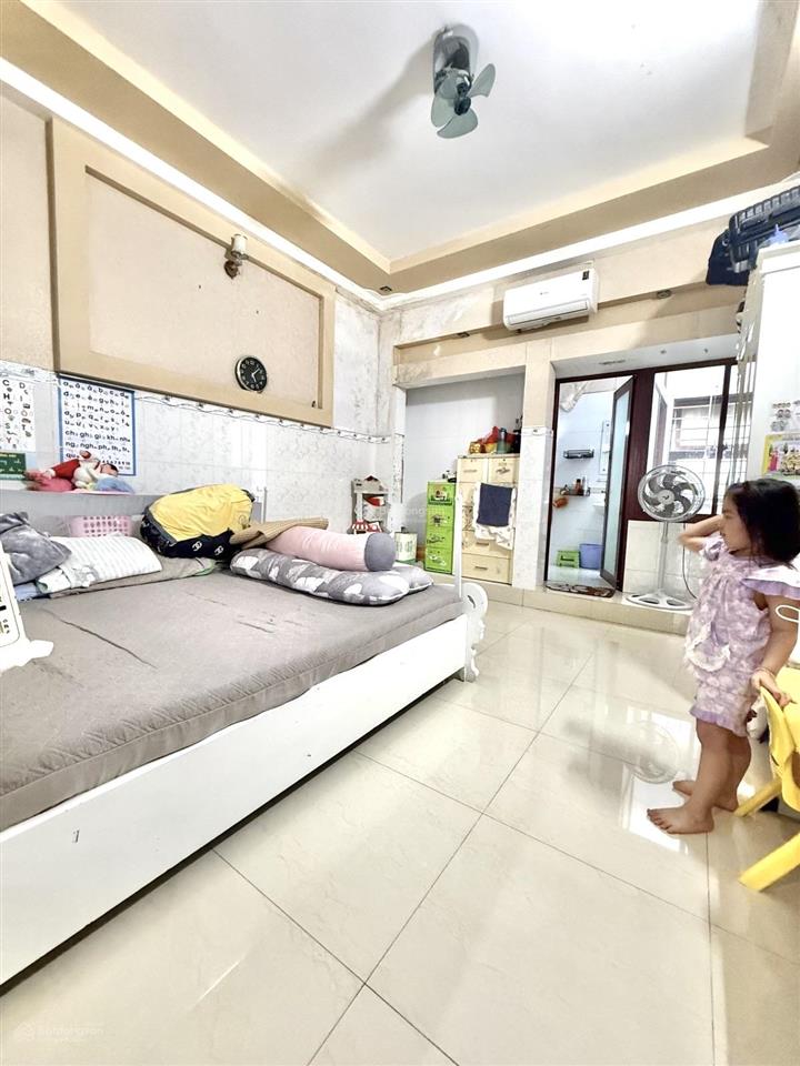 Nhà 3 tầng hxh hoà bình, dt 82m2 (4.1x20m) 4pn 4wc. chỉ 8 tỷ