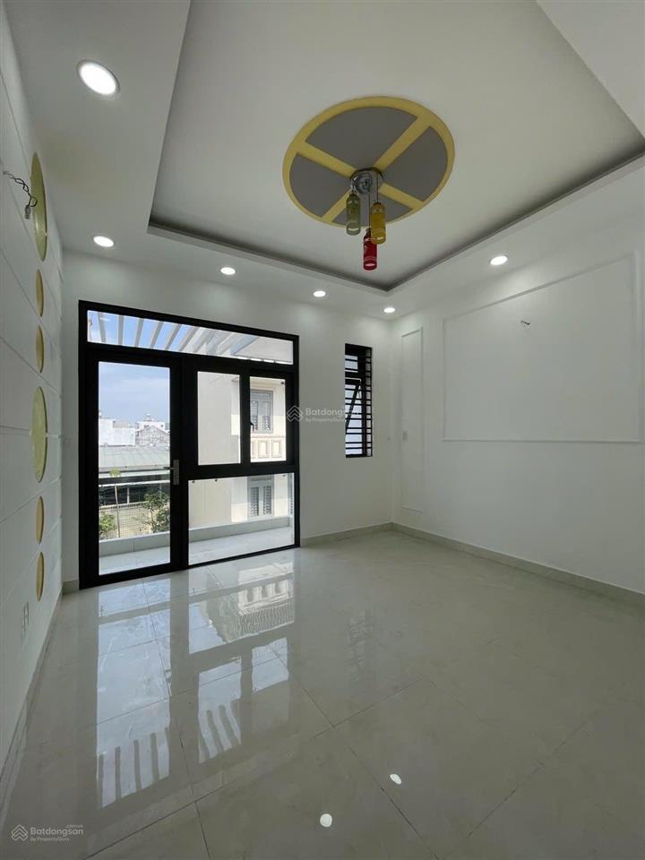 Nhà ngộp hẻm nhựa 6m nguyễn hữu tiến, dt 70m2 (ngang 5 dài 15m) 4 tầng 4pn. chỉ 9 tỷ còn tl