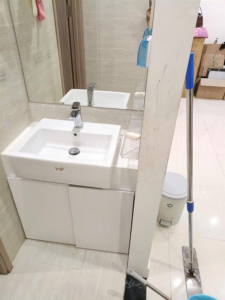 Giá rẻ 2 ngủ 55m toà s303 giá 3,9 tỷ vinhomes smart city sẵn sổ giao dịch