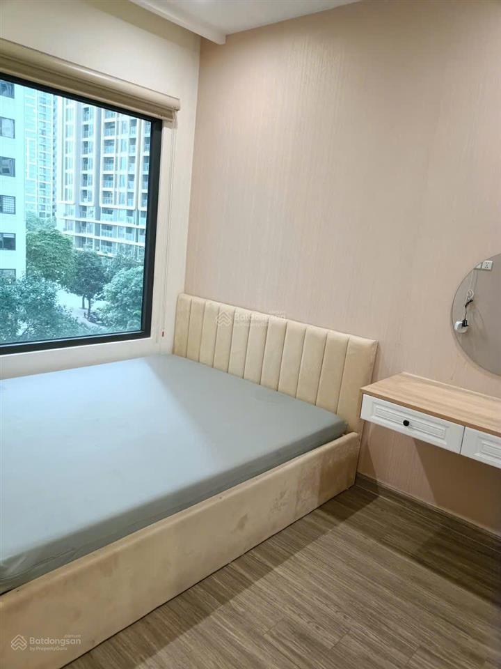 Giá rẻ 2 ngủ 55m toà s303 giá 3,9 tỷ vinhomes smart city sẵn sổ giao dịch