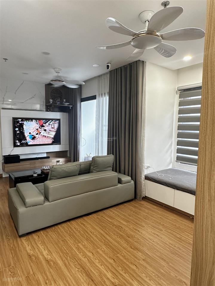Bán căn góc 2pn+, 5.3 tỷ full nội thất 64m2 tòa i4 vinhomes smart city, sẵn sổ đỏ, có hỗ trợ vay