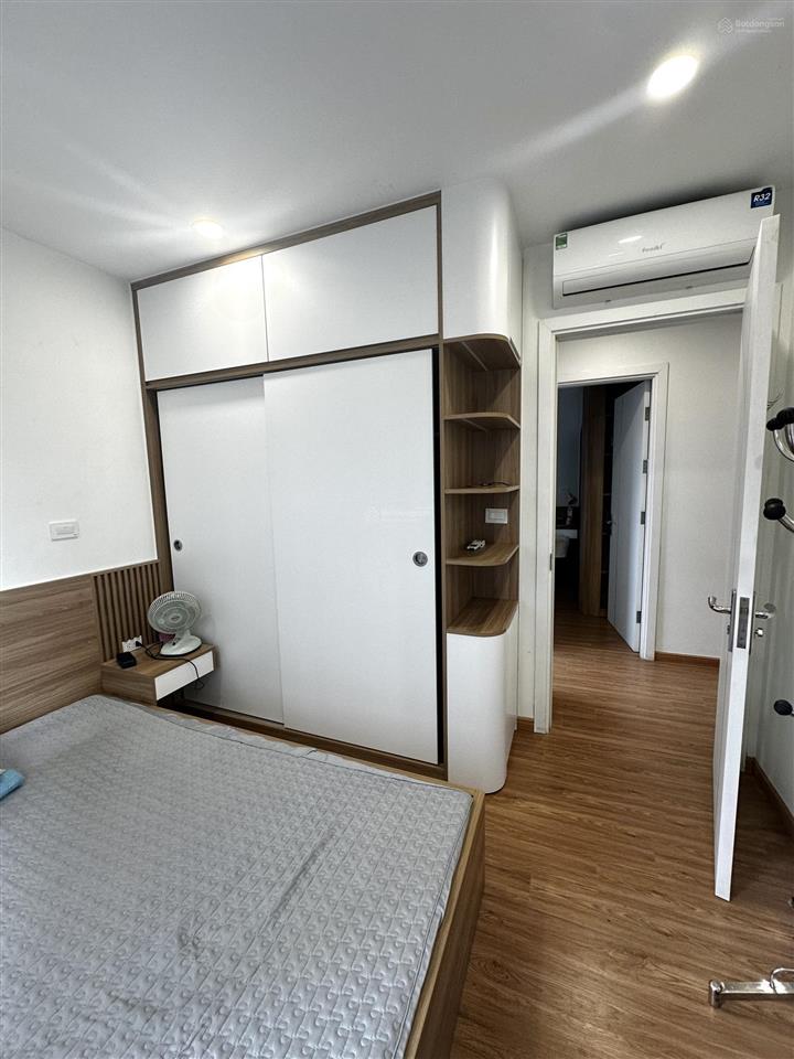 Bán căn góc 2pn+, 5.3 tỷ full nội thất 64m2 tòa i4 vinhomes smart city, sẵn sổ đỏ, có hỗ trợ vay
