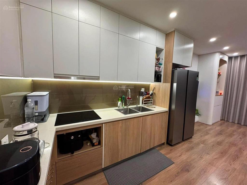 Siêu rẻ bán 2pn + view hồ chỉ 4.9 tỷ, 64m2 toà i2 imperia, full đồ đẹp