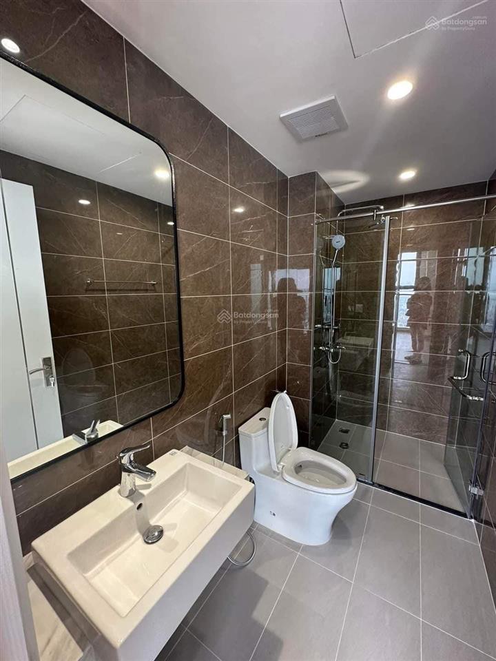 Siêu rẻ bán 2pn + view hồ chỉ 4.9 tỷ, 64m2 toà i2 imperia, full đồ đẹp
