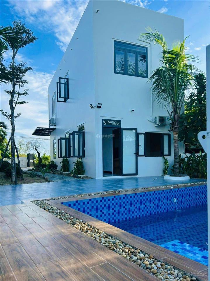 Nhà 2 tầng mặt tiền dx 018, hội an, dt 351m2 ngang 10m 3pn 3wc, hồ bơi, dòng tiền 25tr/tháng