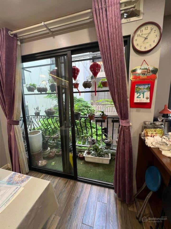 Bán gấp 60m2 đường láng  đống đa, vị trí đẹp, full nội thất, ô tô tránh, gần đh vh nghệ thuật qđ