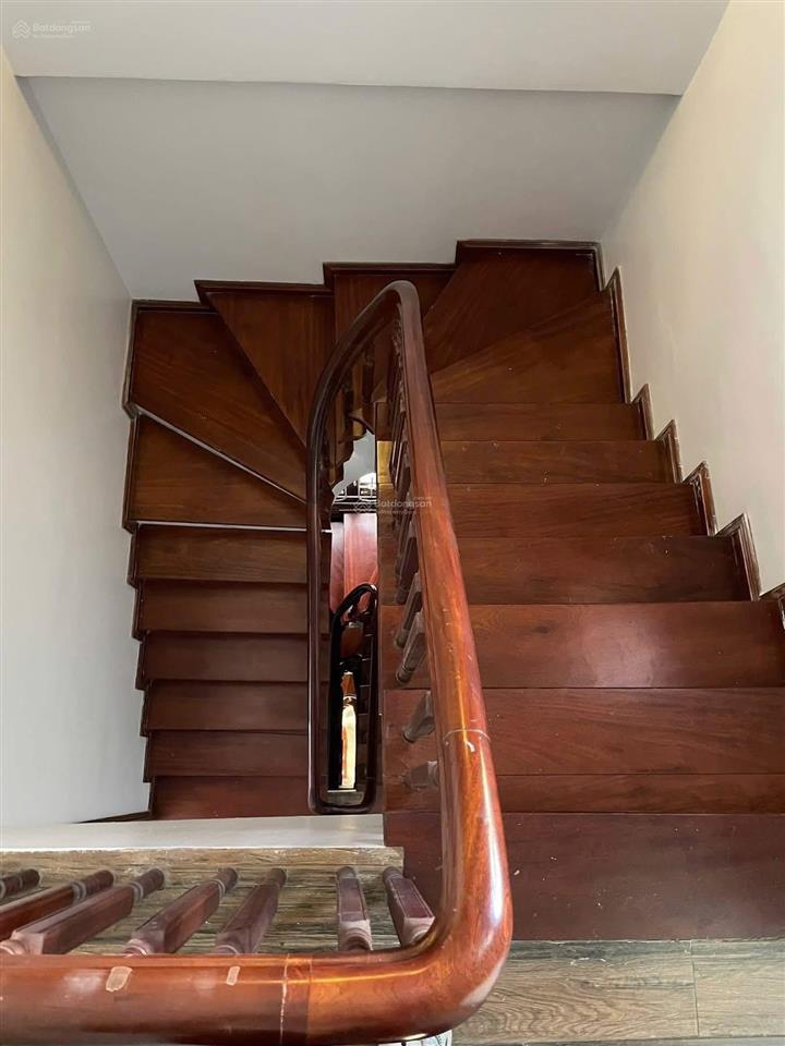 Bán gấp 60m2 đường láng  đống đa, vị trí đẹp, full nội thất, ô tô tránh, gần đh vh nghệ thuật qđ