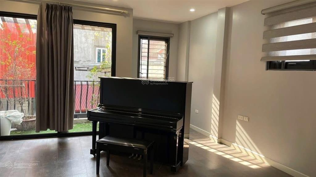 Bán gấp 60m2 đường láng  đống đa, vị trí đẹp, full nội thất, ô tô tránh, gần đh vh nghệ thuật qđ