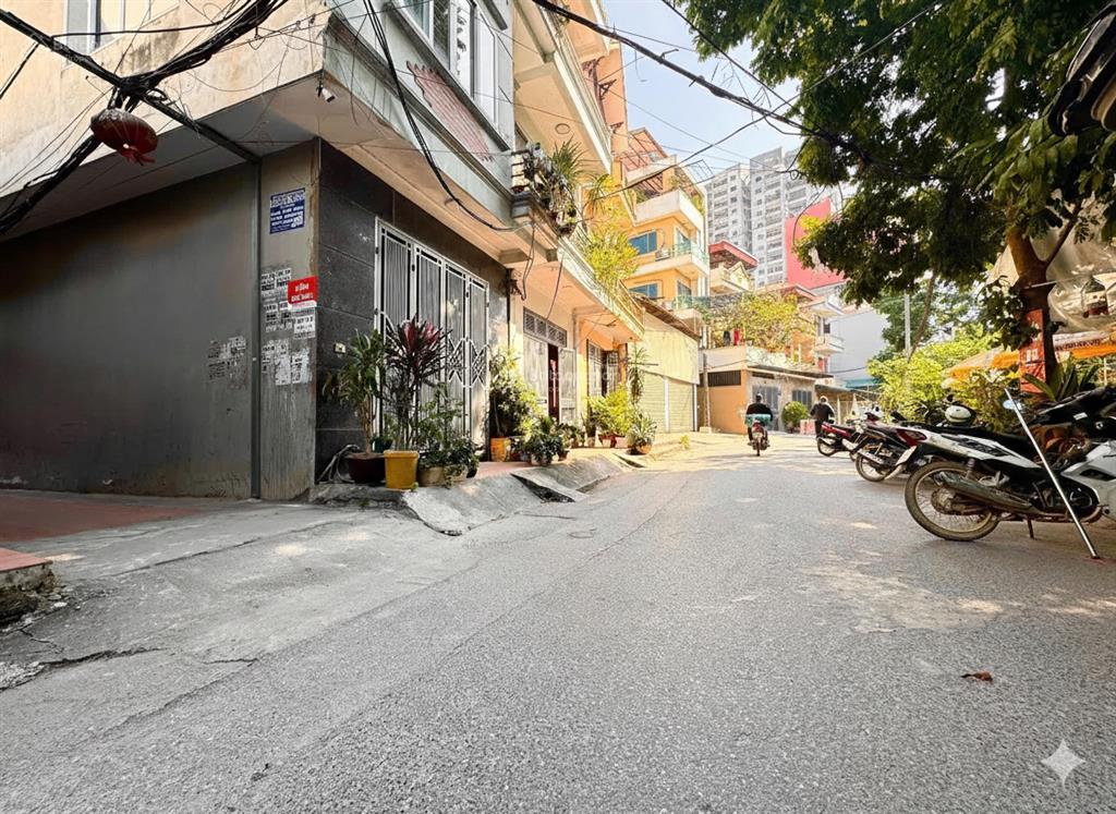 Bán nhà lê trọng tấn hà đông, nhà thoáng trước sau, vị trí đẹp, full nội thất, ngay ngã 4 văn phú.