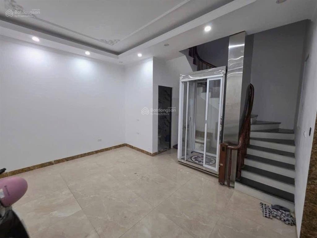 Bán nhà thang máy lê trọng tấn hà đông, vị trí đẹp, ngõ nông ôtô tránh,full nội thất,cạnh parkcity