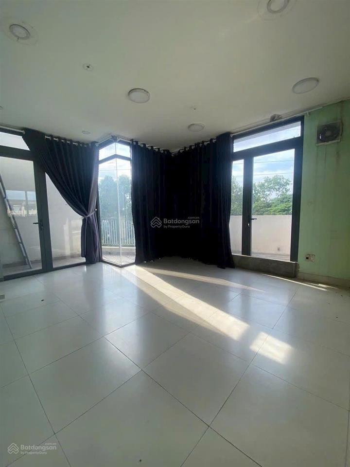 Cho thuê nhà mặt phố 215 kinh dương vương, 45 triệu, 70.5m2, 8pn, 6wc