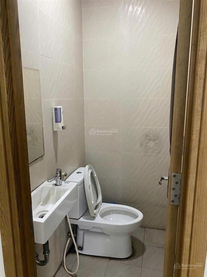 Cho thuê nhà mặt phố 215 kinh dương vương, 45 triệu, 70.5m2, 8pn, 6wc