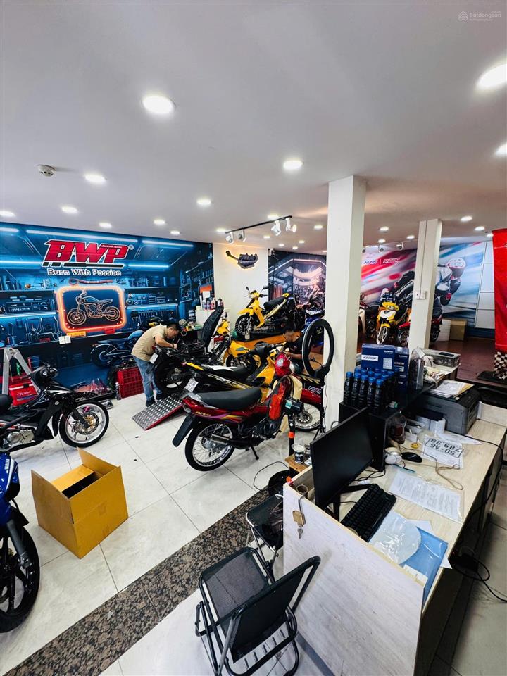 Cho thuê nhà mặt phố 215 kinh dương vương, 45 triệu, 70.5m2, 8pn, 6wc