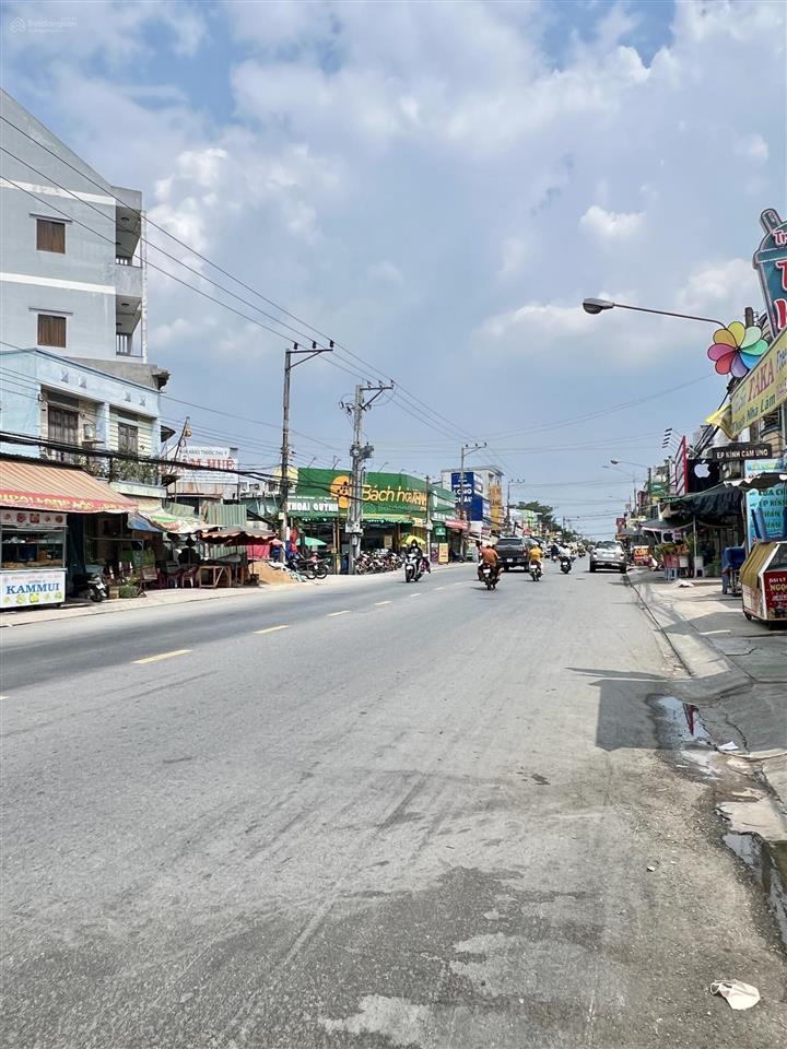 Nhà cấp 4 (góc 2mt) gần chợ gò đen  cặp ranh tp hcm  ko quy hoạch