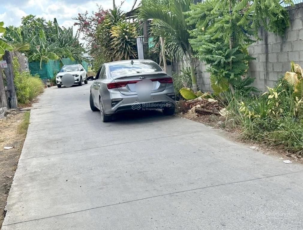 Nhà cấp 4 (góc 2mt) gần chợ gò đen  cặp ranh tp hcm  ko quy hoạch