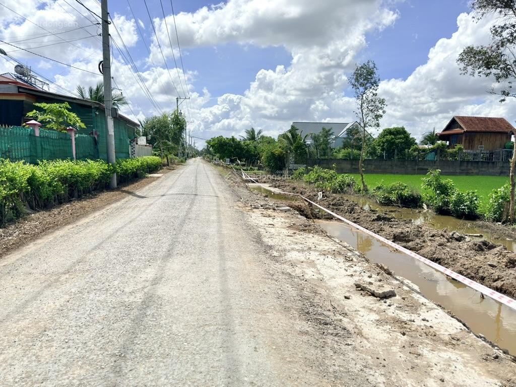 Mặt tiền đường nhựa đang mở 15m  kế bên khu eco retreat  cách bình chánh chỉ 4,5km