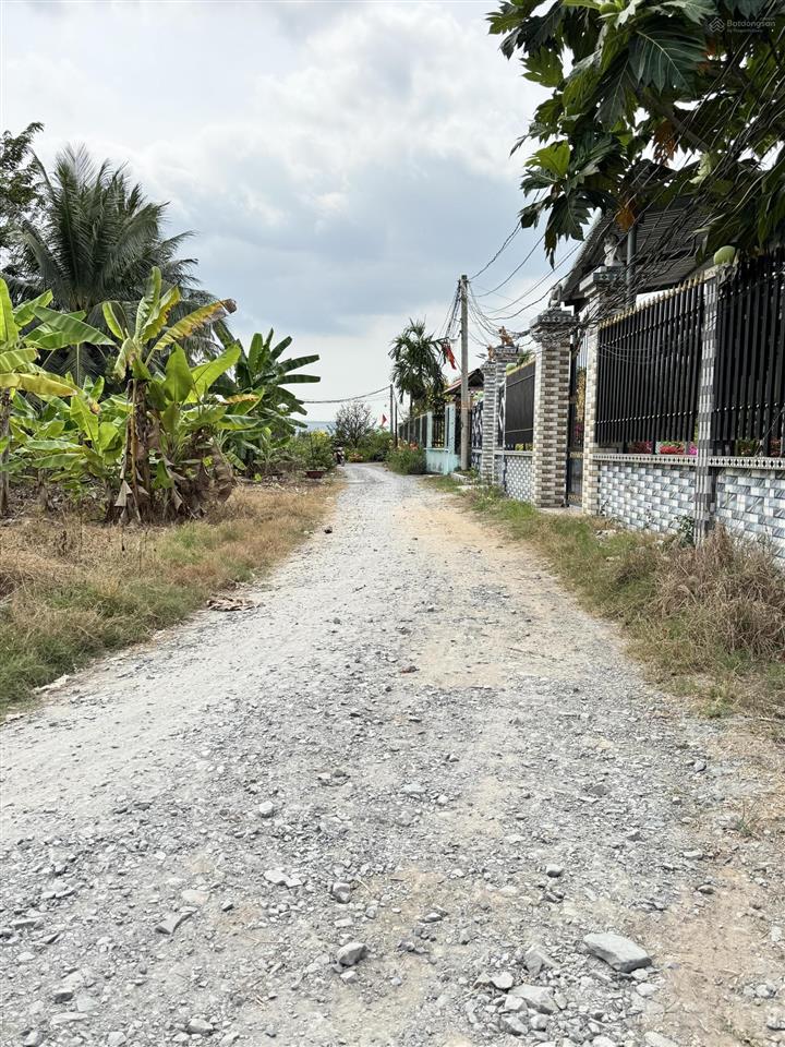 6,68 x 27m (full thổ)  đường đá xanh xe tải  giáp ranh bình chánh. (ko mồ mã, ko bị qh)