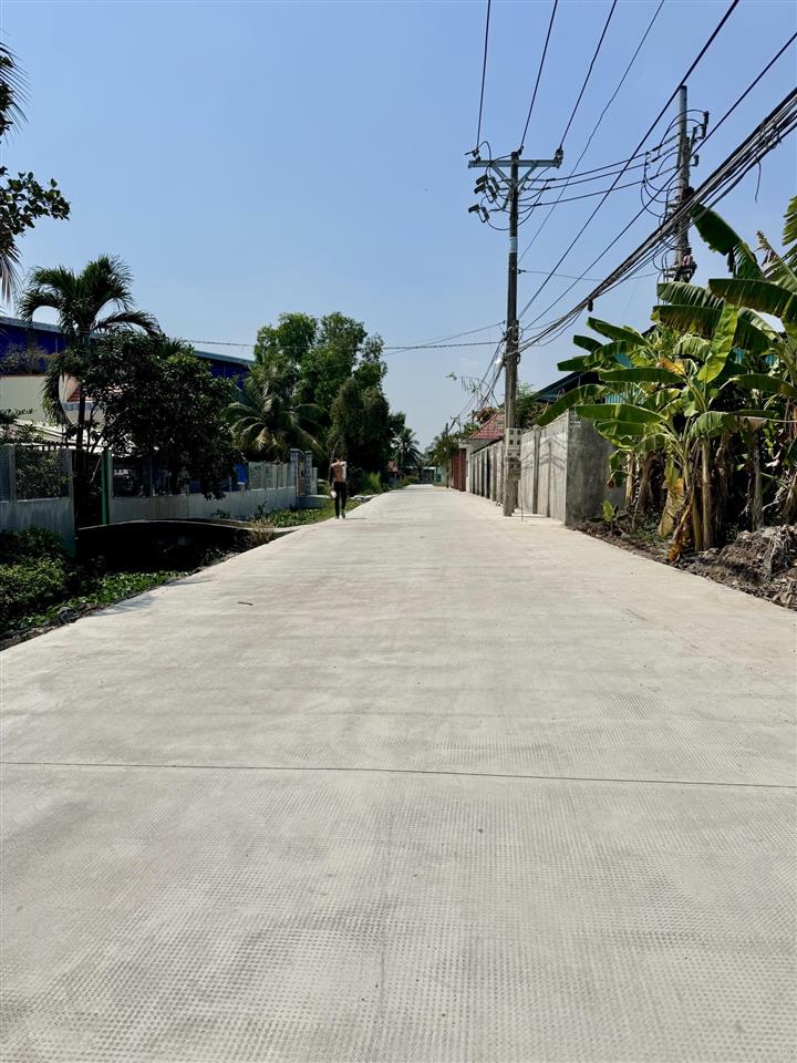 302m2 full thổ, đất 2 mặt tiền  gần nguyễn hữu trí  cặp ranh bình chánh. (ko mồ mã, ko quy hoạch)