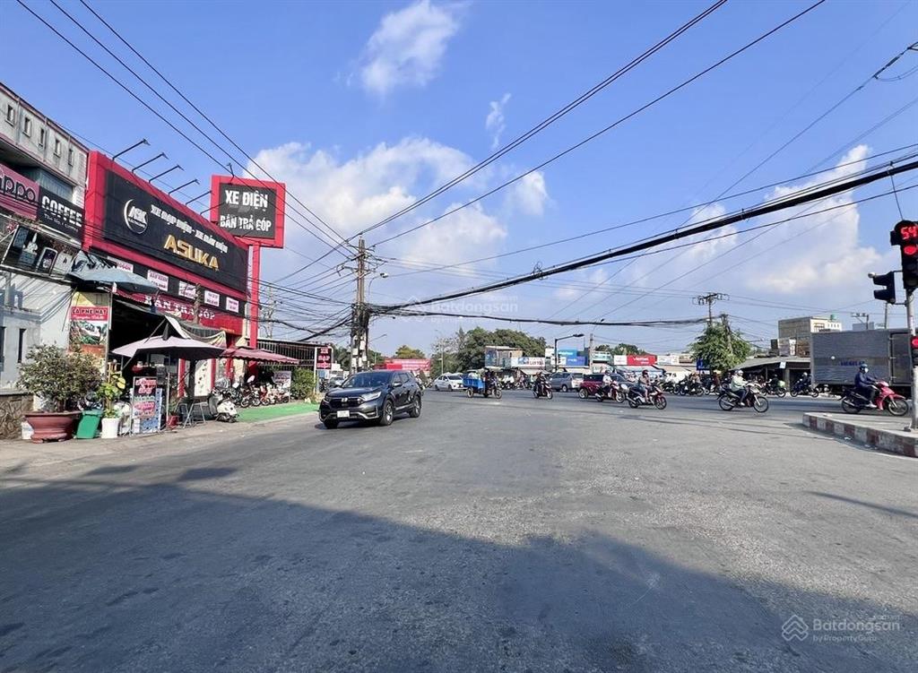 Full thổ  mặt tiền đường nhựa 8m  gần unbd, chợ