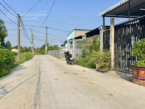 6,75m x 23m  đường xe 16 chỗ  cặp ranh bình chánh. (đất sổ riêng, không mồ mả)