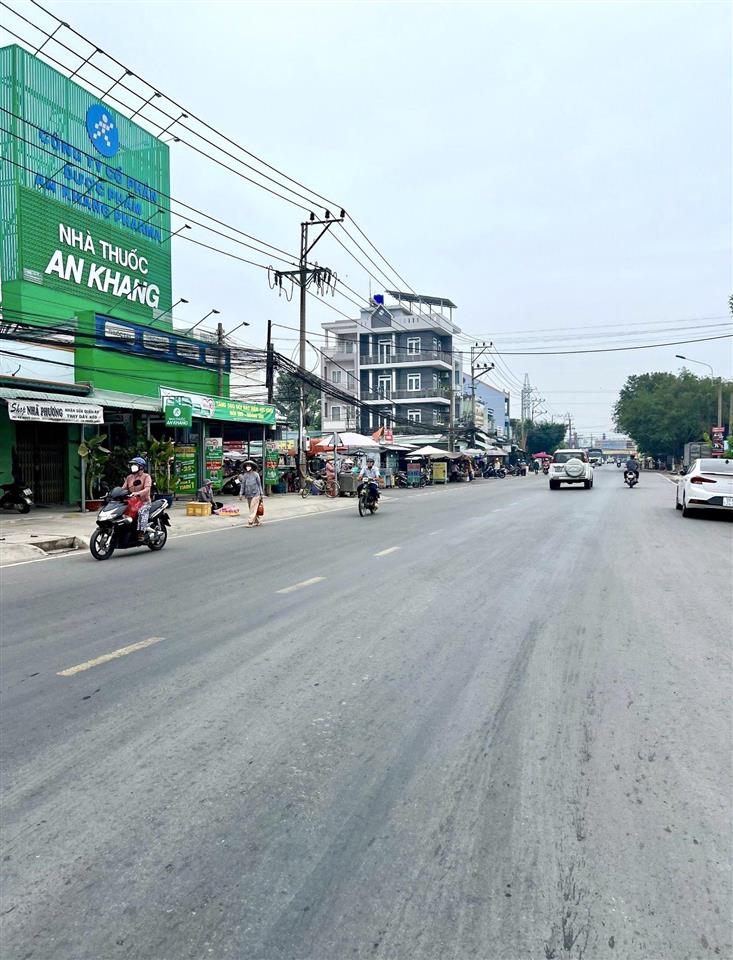Mặt tiền buôn bán  gần chợ, khu công nghiệp  đất ko mồ mã, ko quy hoạch