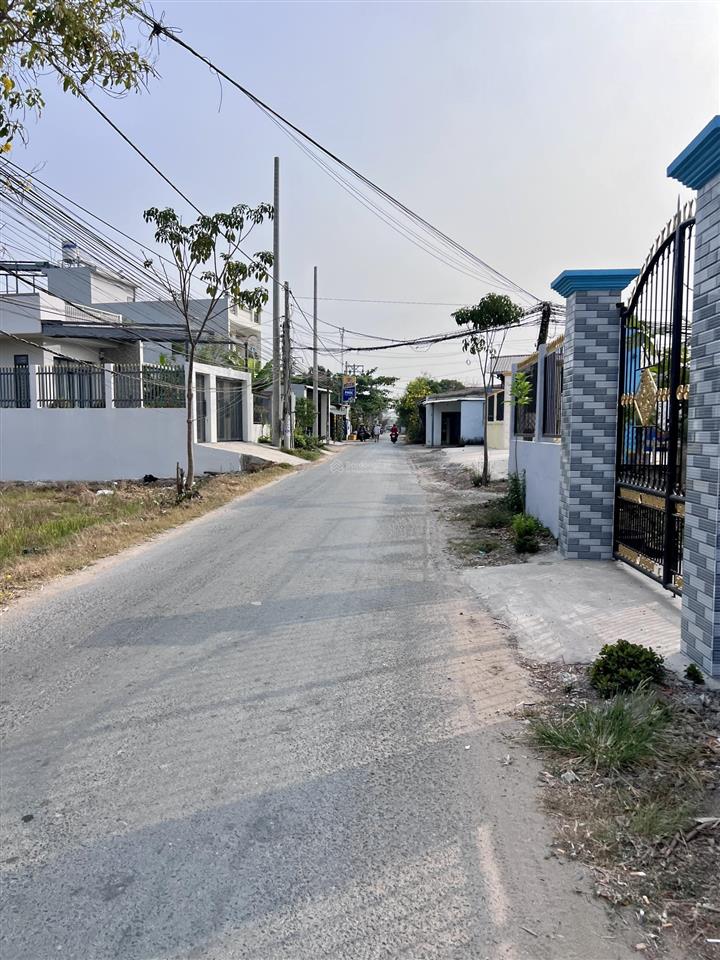 Mặt tiền buôn bán  gần chợ, khu công nghiệp  đất ko mồ mã, ko quy hoạch