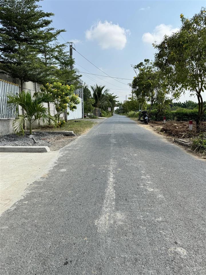 Mặt tiền buôn bán  gần chợ, khu công nghiệp  đất ko mồ mã, ko quy hoạch