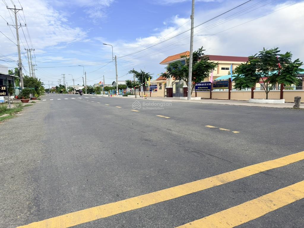 8,49 x 18m (nở hậu 8,65)  đường xe 16 chỗ, gần tỉnh lộ 832  đất sạch ko quy hoạch