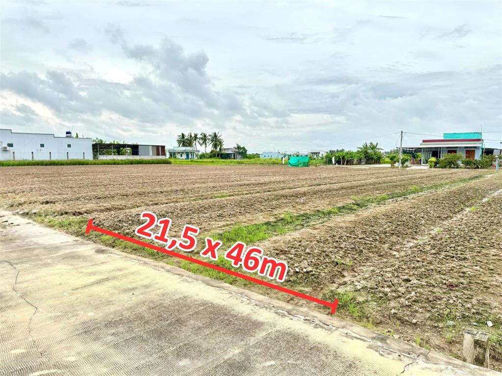 21,5x46  sát vách tp gò công  cách tl873 chỉ 70m  đất sạch, ko bị quy hoạch