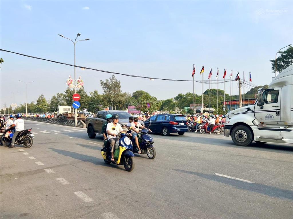 6 x 33m  trung tâm tt bến lức  ngay chợ, chingluh