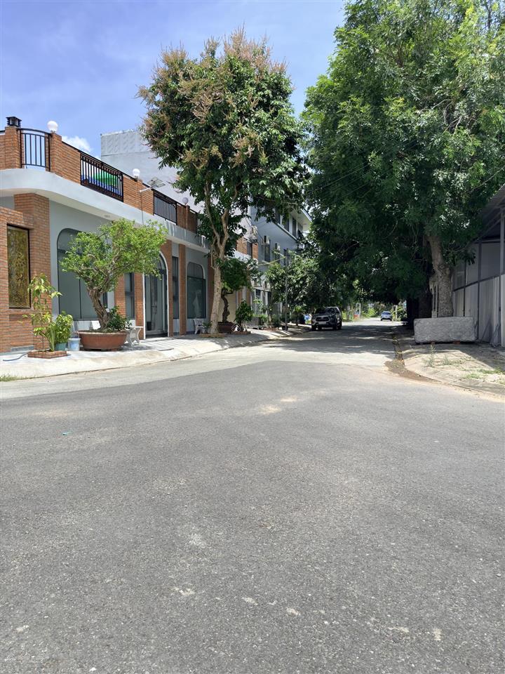 6 x 33m  trung tâm tt bến lức  ngay chợ, chingluh