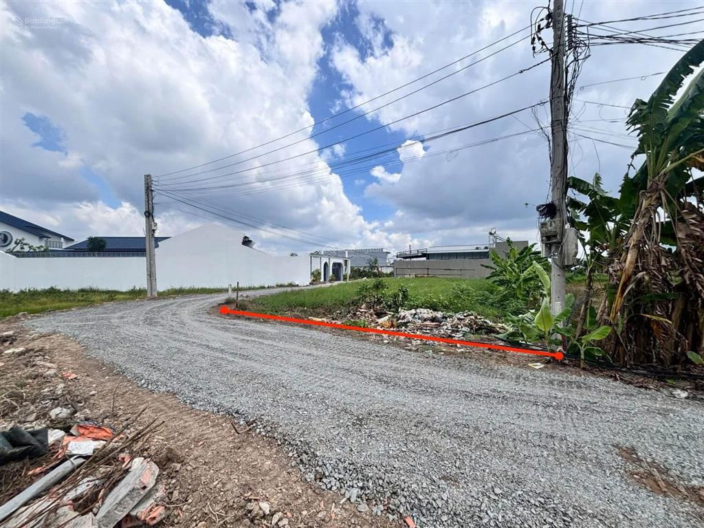 8,62 x 17m (góc 2 mặt tiền)  đường oto  ko quy hoạch, ko mồ mả