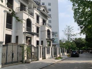 Chính chủ bán biệt thự tây hồ 140 m2, mặt tiền 8.5m, 5 tầng, giá chào 69.9 tỷ
