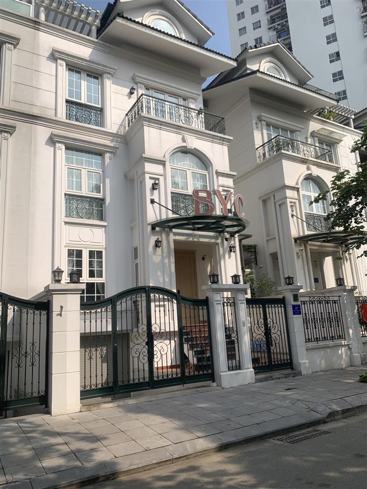 Chính chủ bán biệt thự tây hồ 140 m2, mặt tiền 8.5m, 5 tầng, giá chào 69.9 tỷ