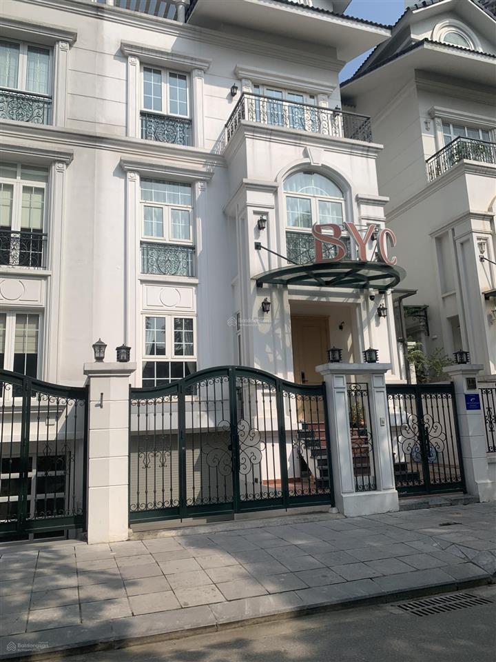 Chính chủ bán biệt thự tây hồ 140 m2, mặt tiền 8.5m, 5 tầng, giá chào 69.9 tỷ