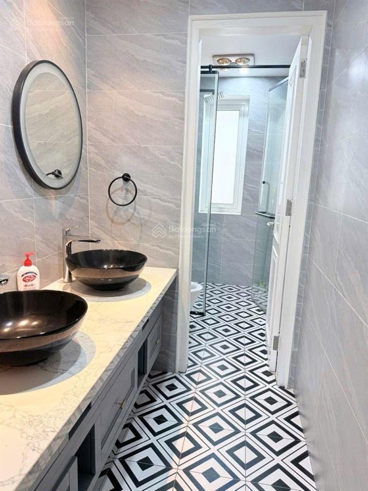 Bán nhà riêng 31,5 tỷ, 100m2 tại lạc long quân, xuân la, quận tây hồ