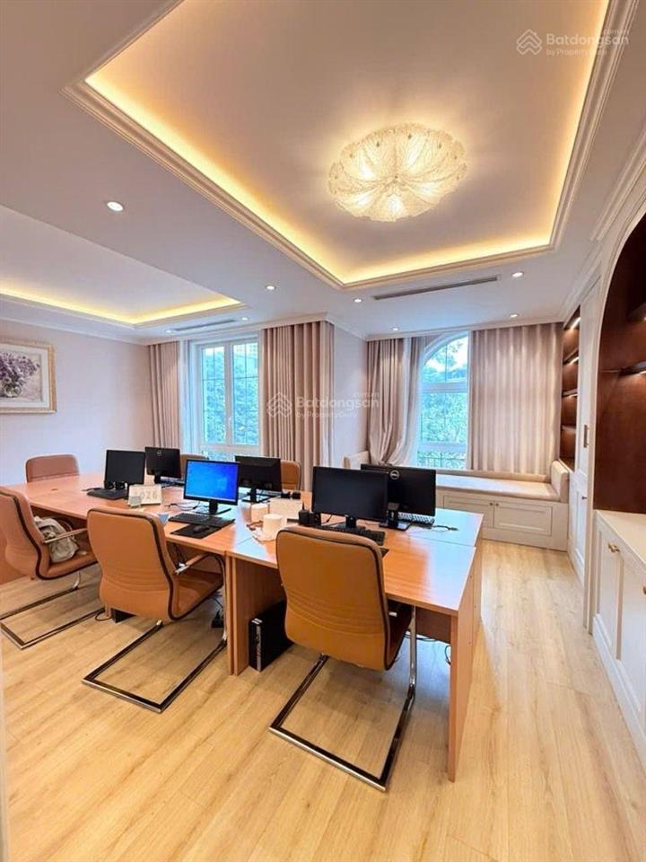 Bán nhà riêng 31,5 tỷ, 100m2 tại lạc long quân, xuân la, quận tây hồ