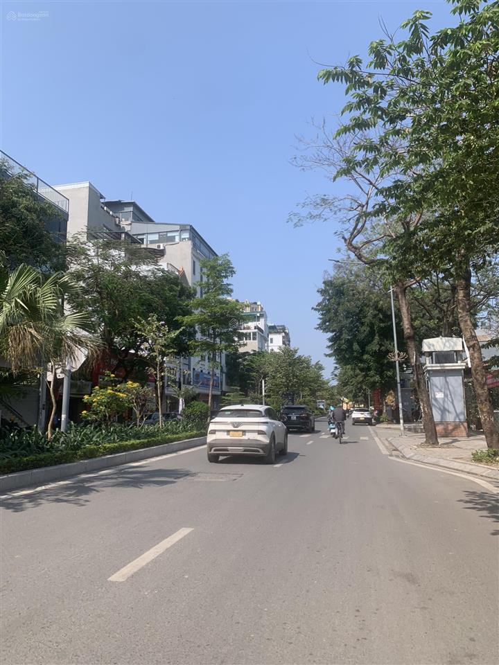 Bán đất tại lạc long quân, 35 tỷ, 170m2, hàng hiếm giá tốt