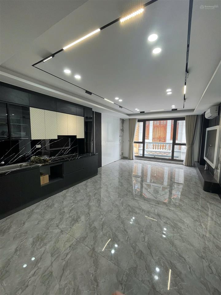 Cho thuê nhà riêng ngõ 24 kim đồng hoàng mai 52m 6tầng đồ cb 20tr, ngõ oto