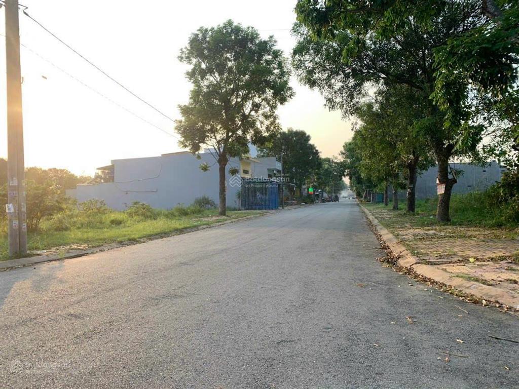 Bán đất kdc hoàng long, 2,1 tỷ, 110m2, đường quốc lộ 1a, thị trấn bến lức