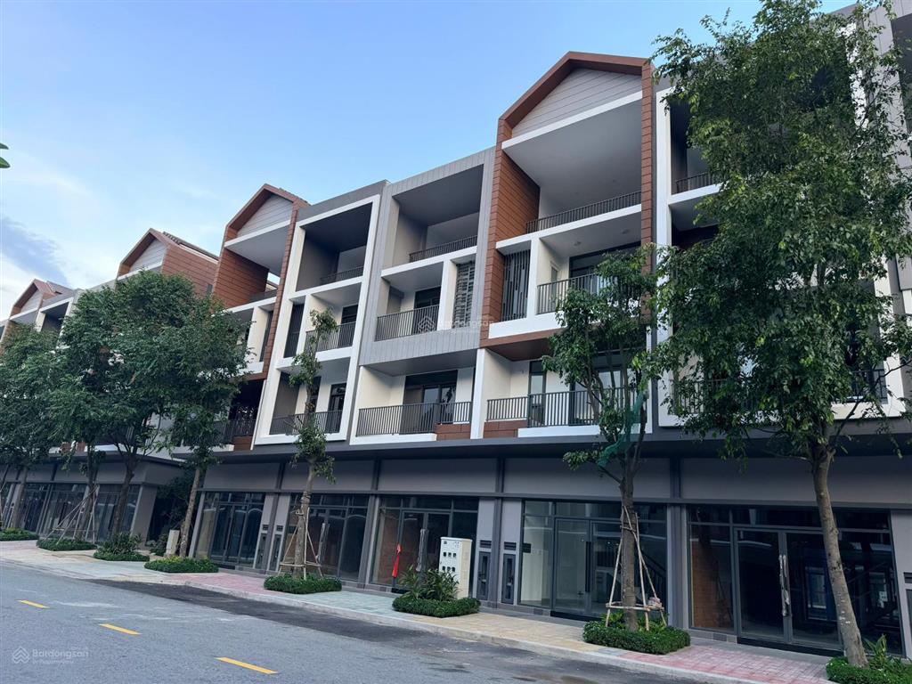 Shophouse thương mại cách nhà ga metro và tttm chỉ 300 mét, nhà sẵn thanh toán dãn 60 tháng