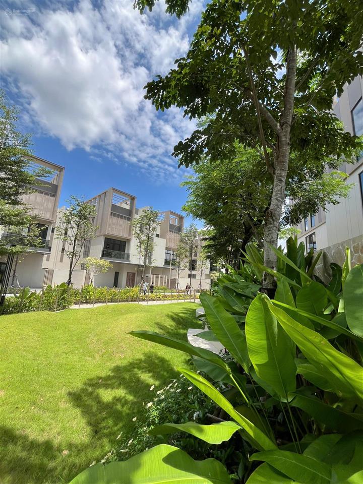 Biệt thự compound đẳng cấp nhất bình dương của capitaland  vị trí hồ công viên và mặt tiền metro