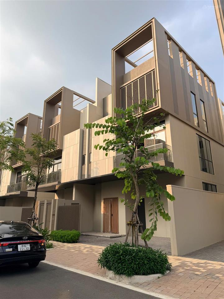Biệt thự compound đẳng cấp nhất bình dương của capitaland  vị trí hồ công viên và mặt tiền metro